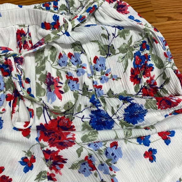 Gypsy BOHO Floral Loose Fitting Shorts Medium - Picture 6 of 9